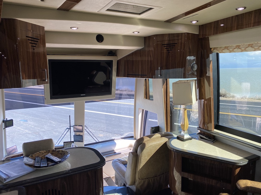 2010 Prevost Parliament H3-45 For Sale