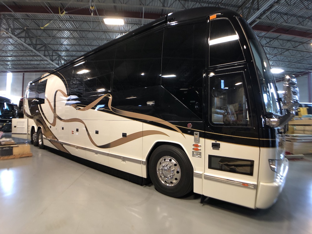 2011 Prevost Featherlite H3-45 For Sale