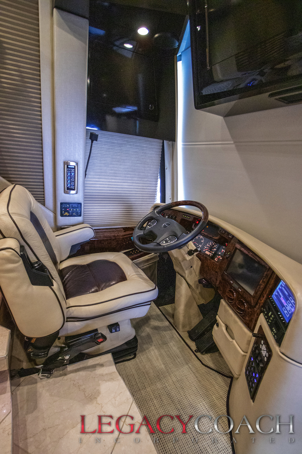 2011 Prevost Featherlite H3-45 For Sale