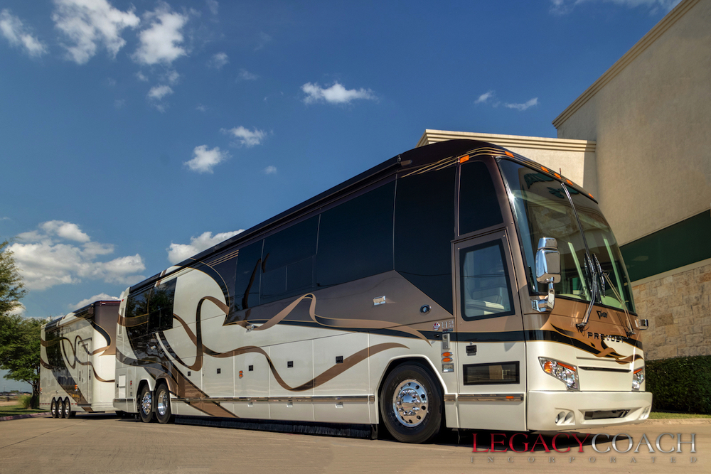 2011 Prevost Featherlite H3-45 For Sale