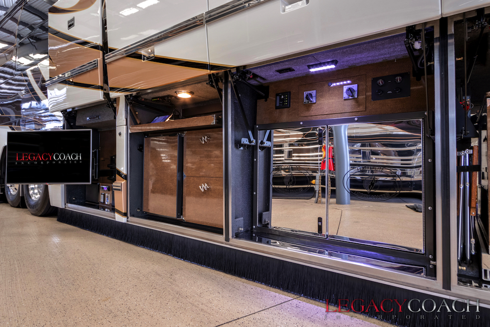 2011 Prevost Featherlite H3-45 For Sale