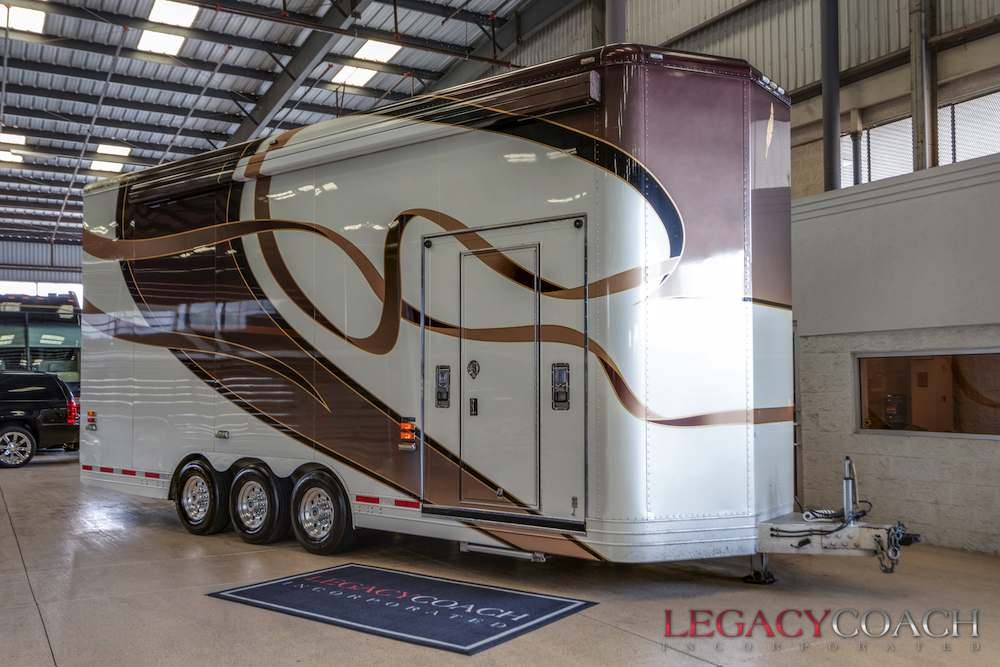 2011 Prevost Featherlite H3-45 For Sale