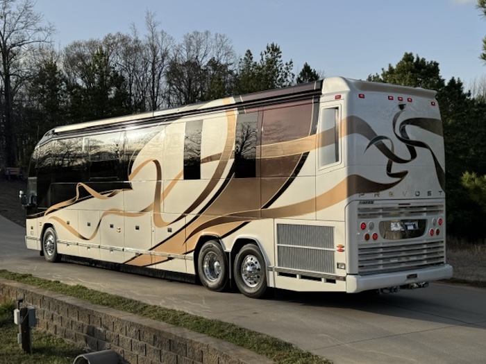 2011 Prevost Featherlite H3-45 For Sale