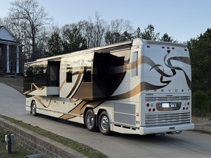 2011 Prevost Featherlite H3-45 For Sale