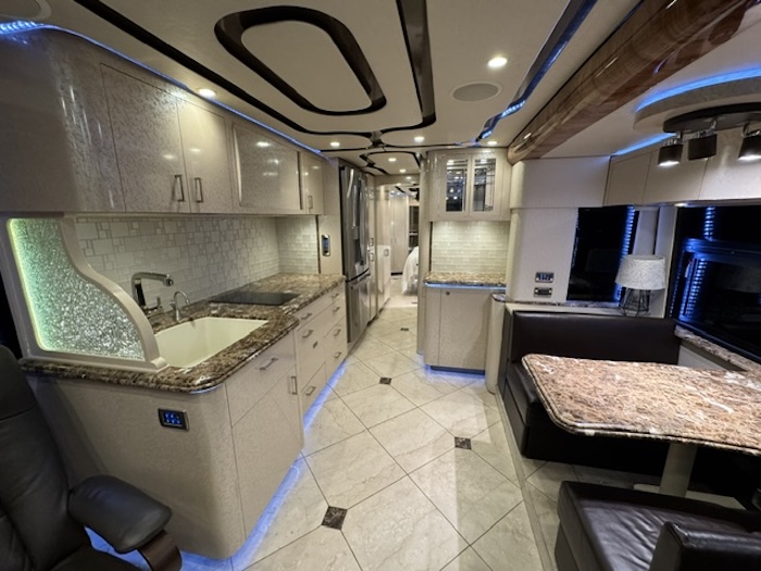 2011 Prevost Featherlite H3-45 For Sale