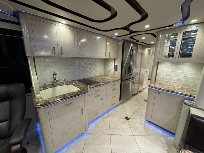 2011 Prevost Featherlite H3-45 For Sale