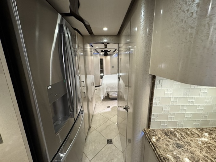 2011 Prevost Featherlite H3-45 For Sale