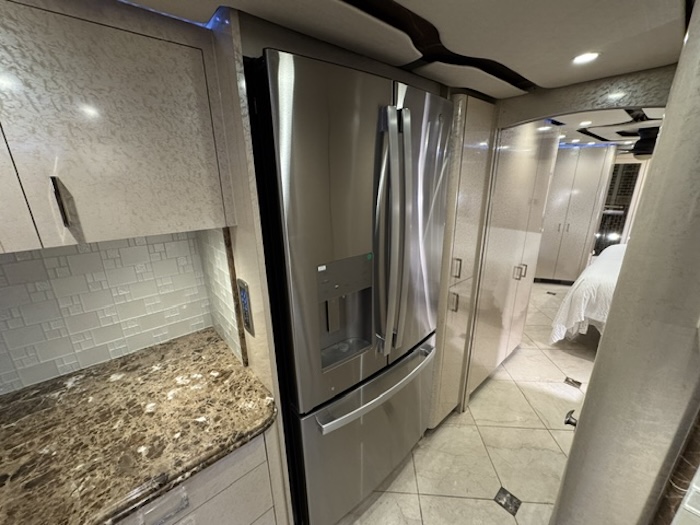 2011 Prevost Featherlite H3-45 For Sale