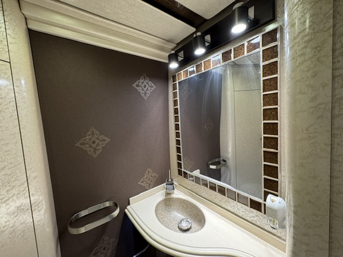 2011 Prevost Featherlite H3-45 For Sale