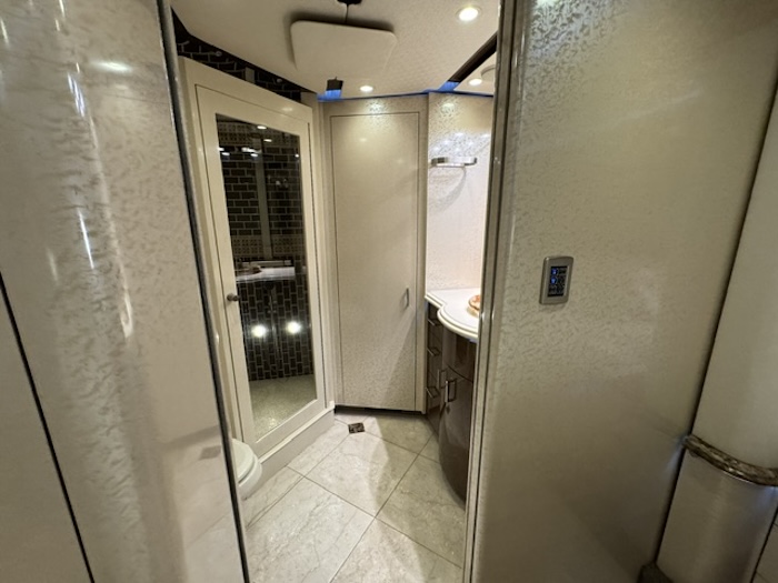 2011 Prevost Featherlite H3-45 For Sale