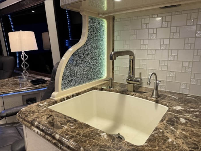 2011 Prevost Featherlite H3-45 For Sale