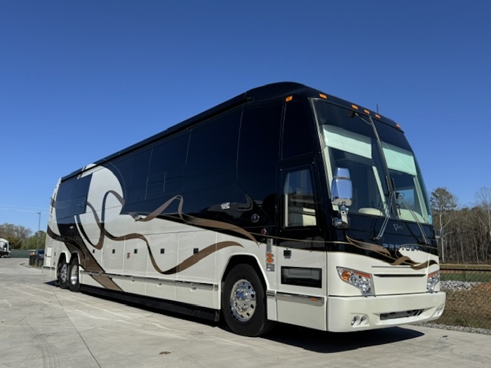 2011 Prevost Featherlite H3-45 For Sale
