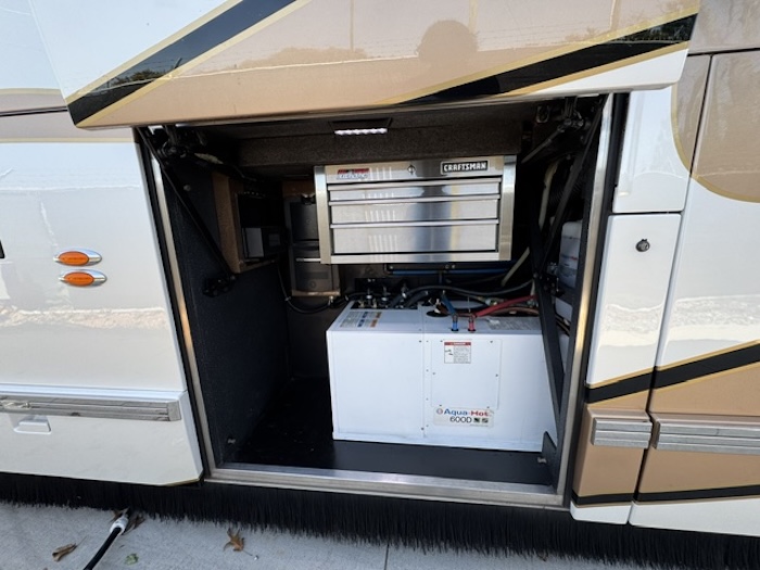 2011 Prevost Featherlite H3-45 For Sale