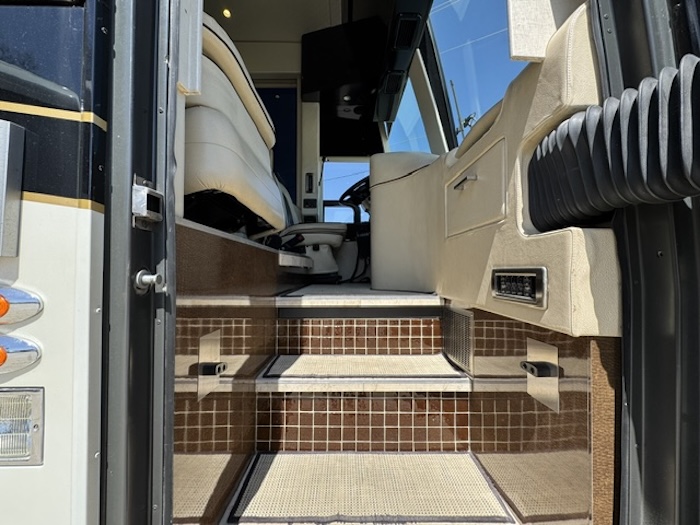 2011 Prevost Featherlite H3-45 For Sale