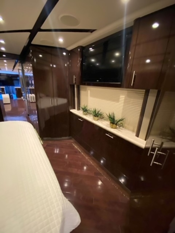 2012 Prevost Featherlite  H3-45 For Sale