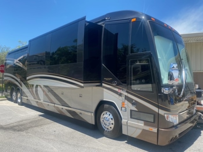 2012 Prevost Featherlite H3-45 For Sale