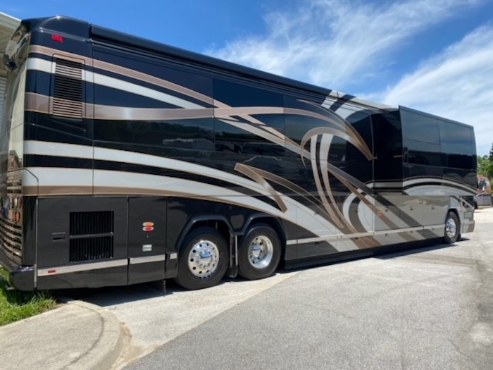 2012 Prevost Featherlite H3-45 For Sale
