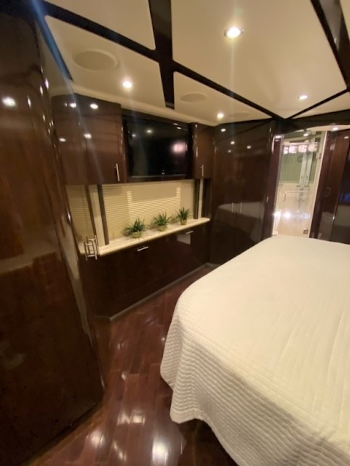 2012 Prevost Featherlite H3-45 For Sale