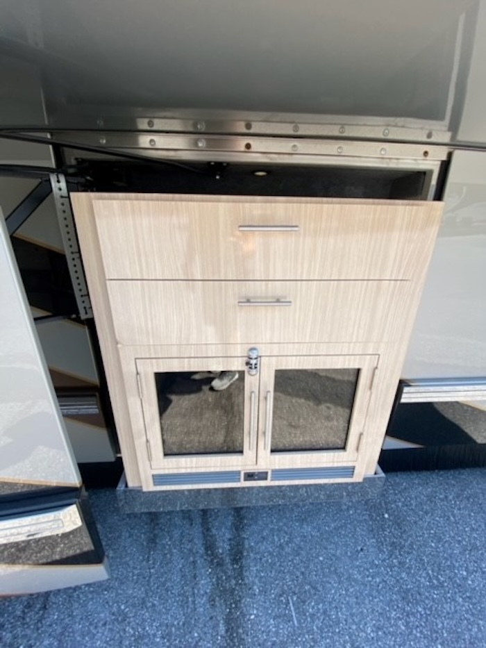 2012 Prevost Featherlite H3-45 For Sale