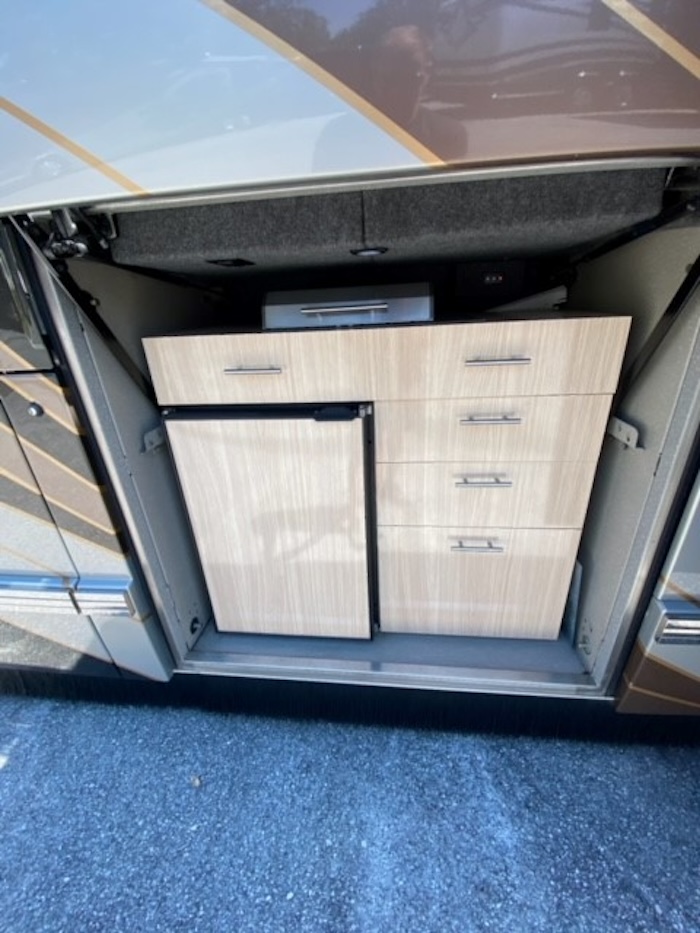 2012 Prevost Featherlite H3-45 For Sale