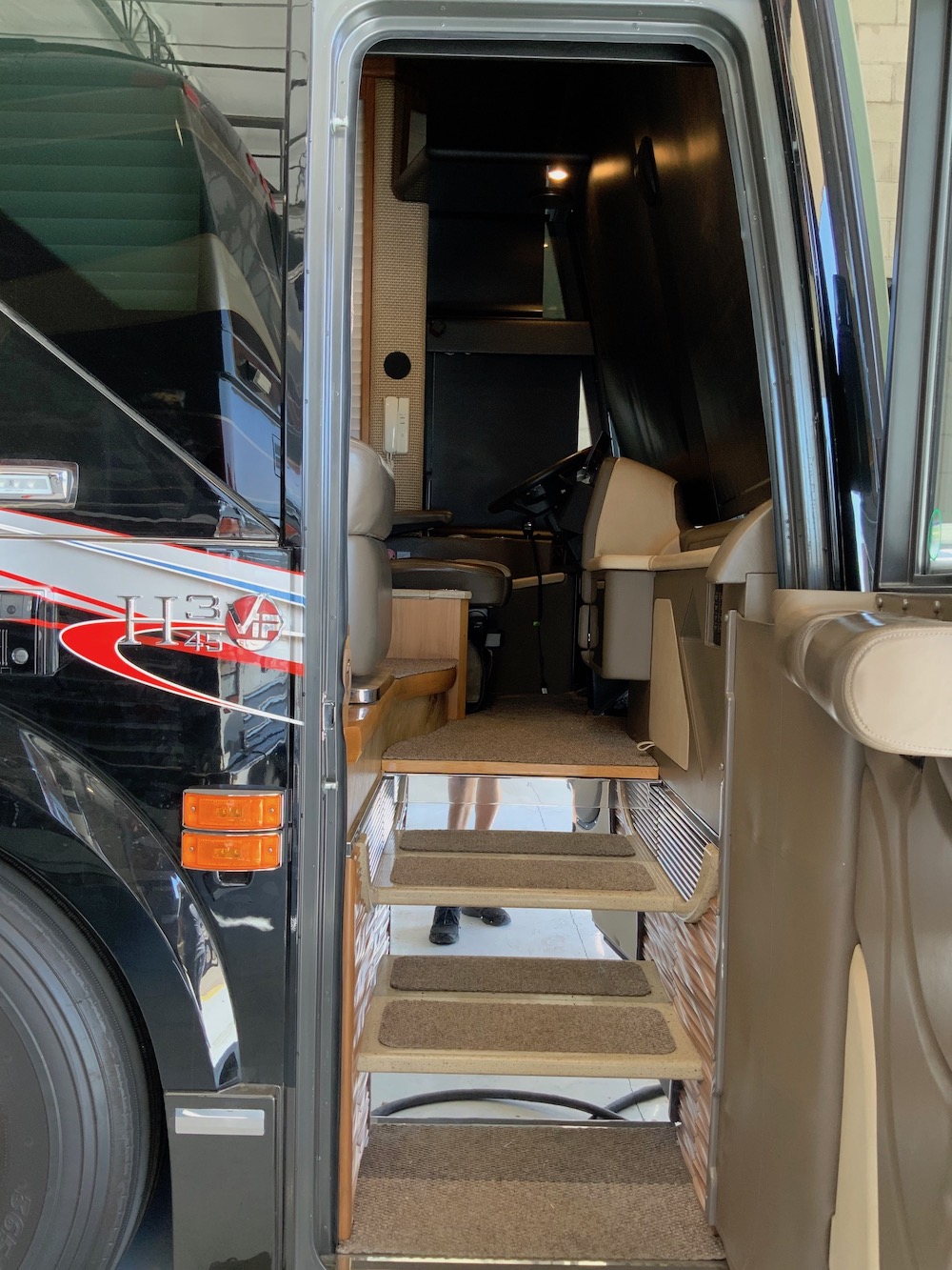 2013 Prevost Liberty H3-45 For Sale