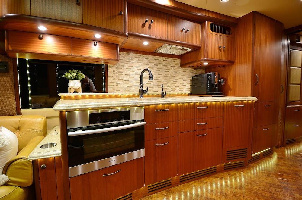 2013 Prevost Liberty H3-45 For Sale