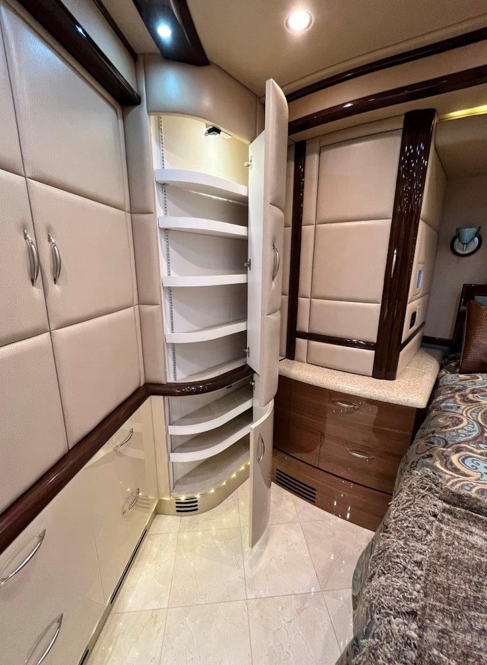 2013 Prevost Liberty  H3-45 For Sale