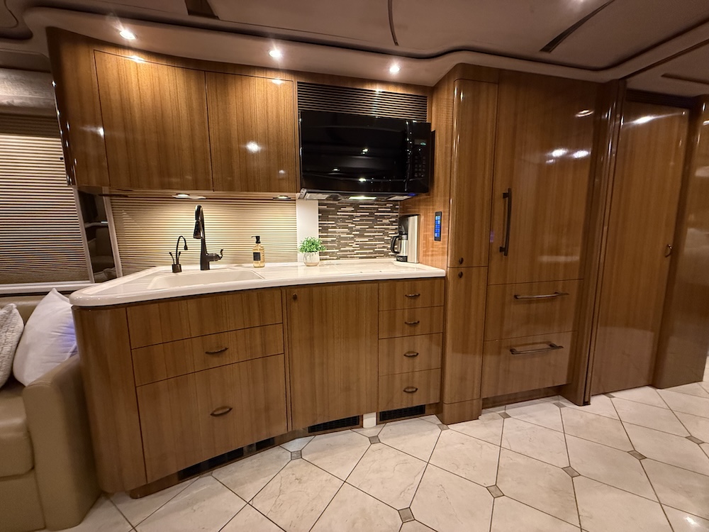 2013 Prevost Marathon XLII For Sale