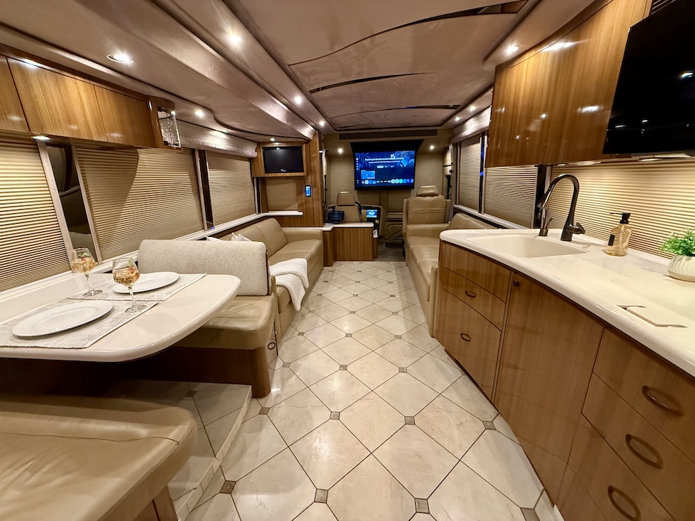 2013 Prevost Marathon XLII For Sale