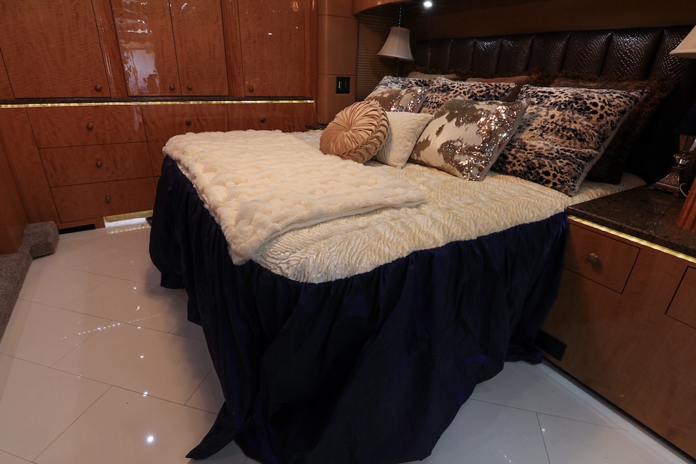 2013 Prevost Millennium H3-45 For Sale