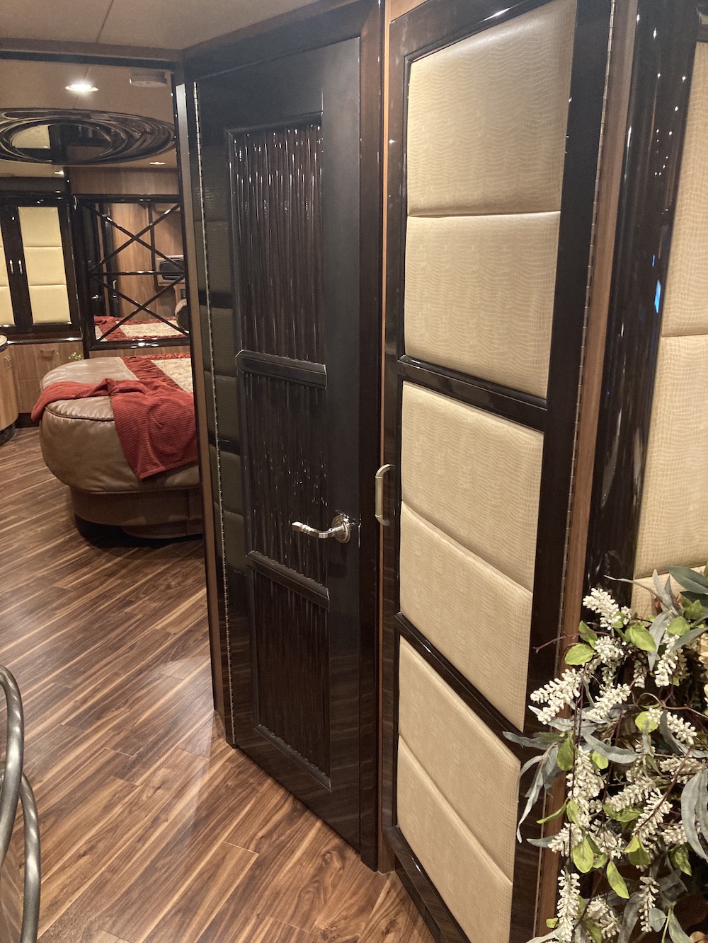 2014 Prevost Liberty H3-45 For Sale