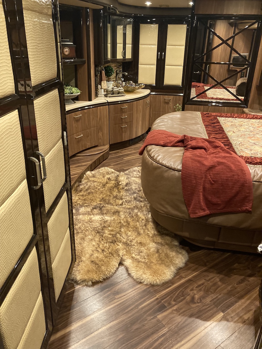 2014 Prevost Liberty H3-45 For Sale