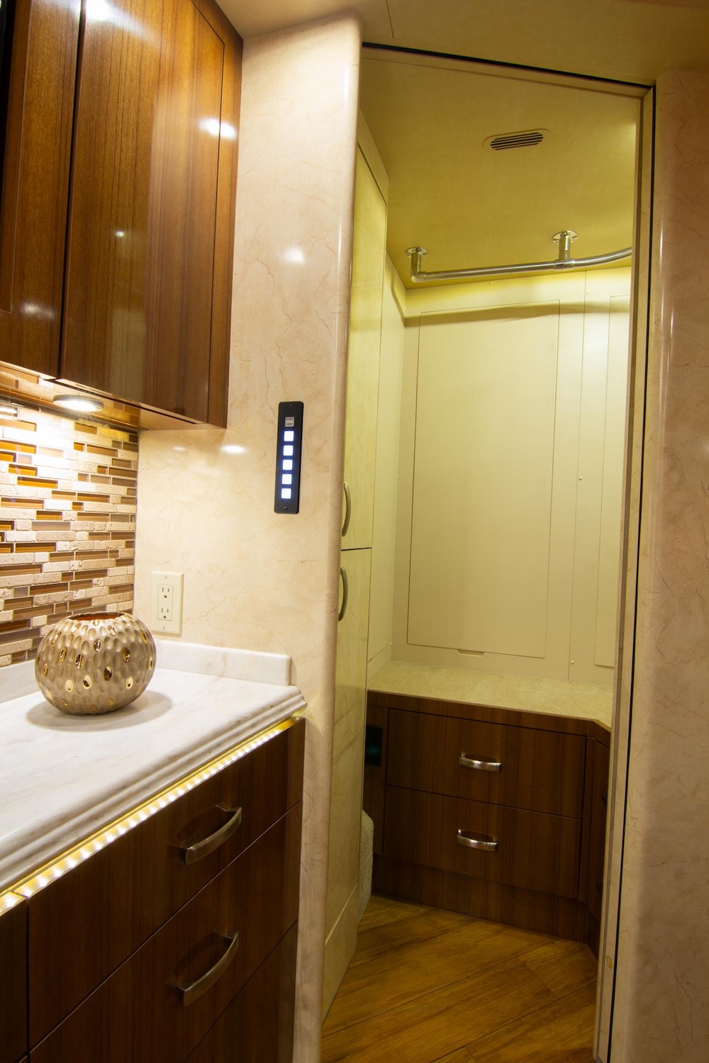 2014 Prevost Marathon H3-45 For Sale