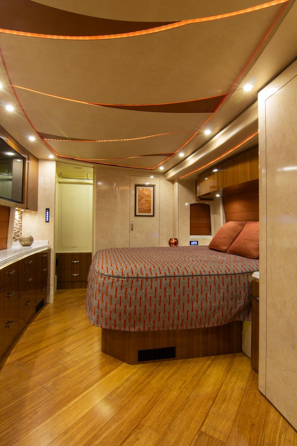 2014 Prevost Marathon H3-45 For Sale
