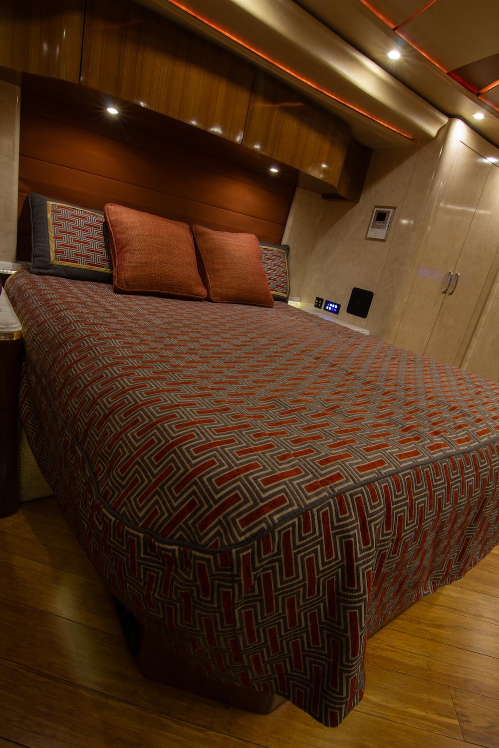 2014 Prevost Marathon H3-45 For Sale