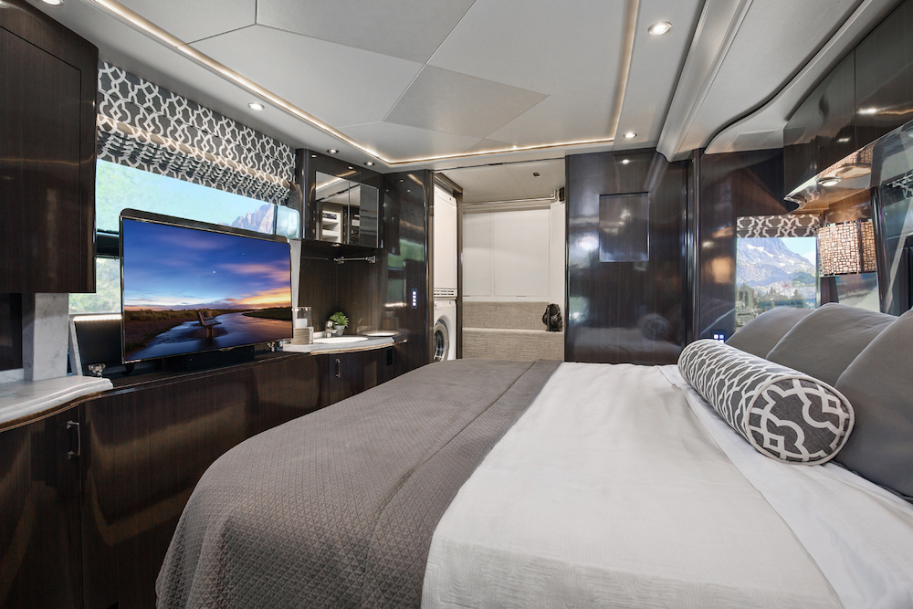 2014 Prevost Marathon X3 For Sale