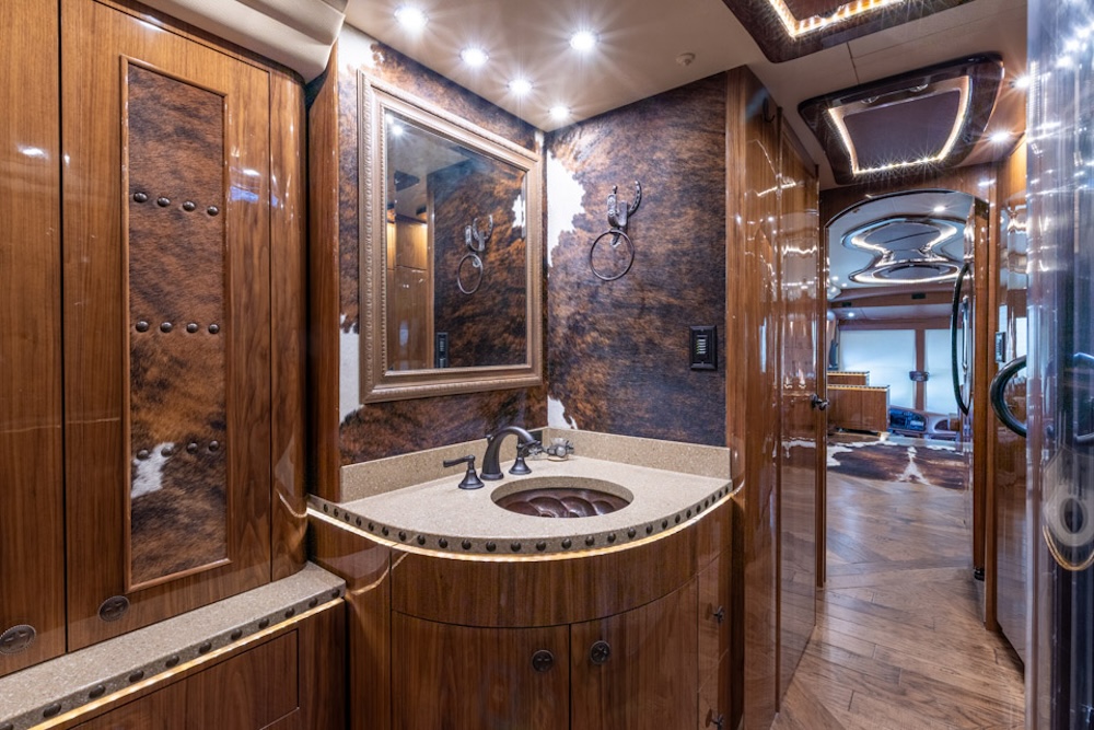 2014 Prevost Millennium  H3-45 For Sale