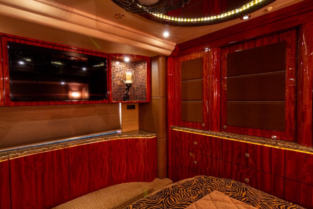 2014 Prevost Millennium H3-45 For Sale