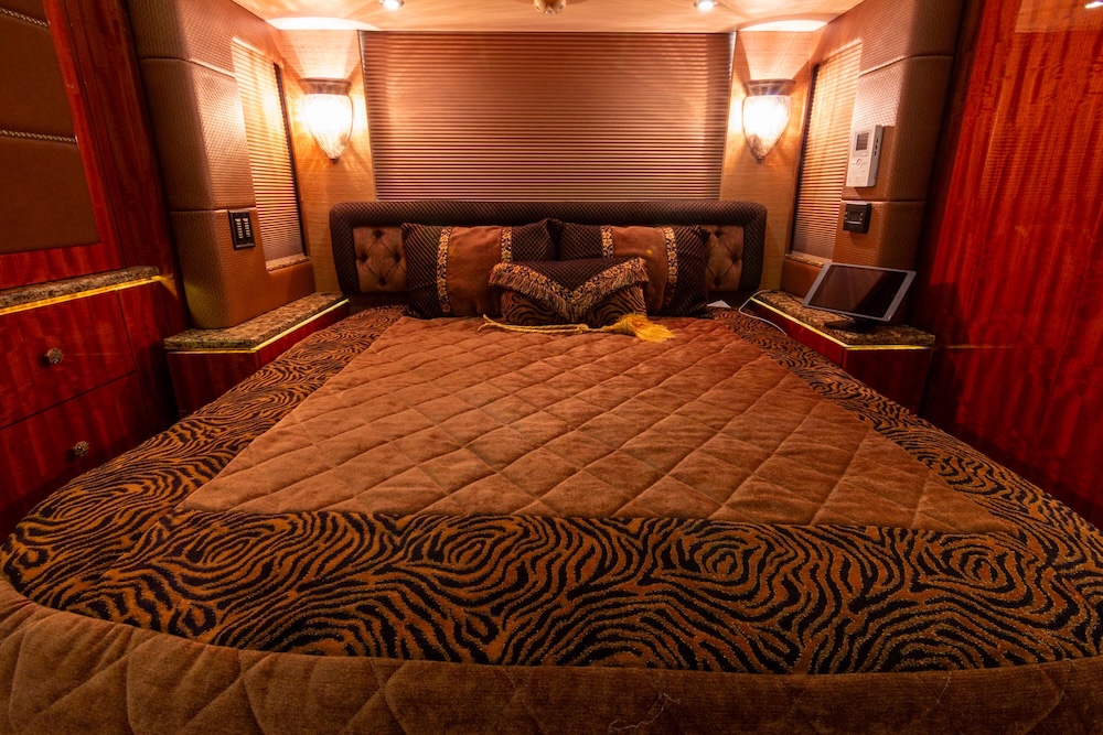 2014 Prevost Millennium H3-45 For Sale