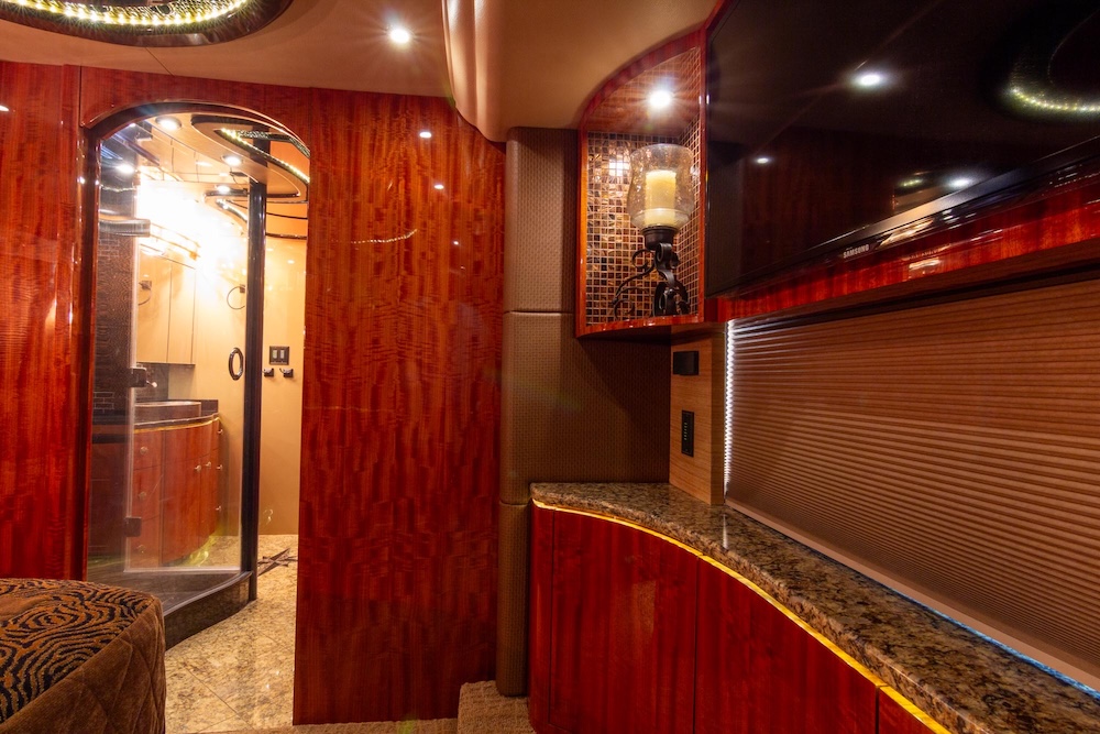 2014 Prevost Millennium H3-45 For Sale