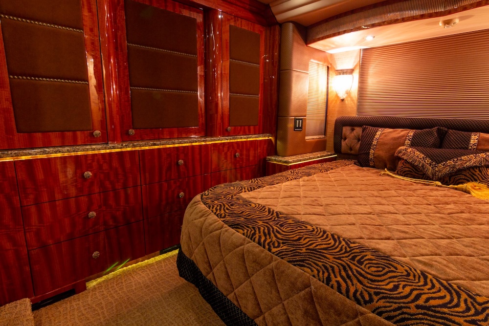 2014 Prevost Millennium H3-45 For Sale