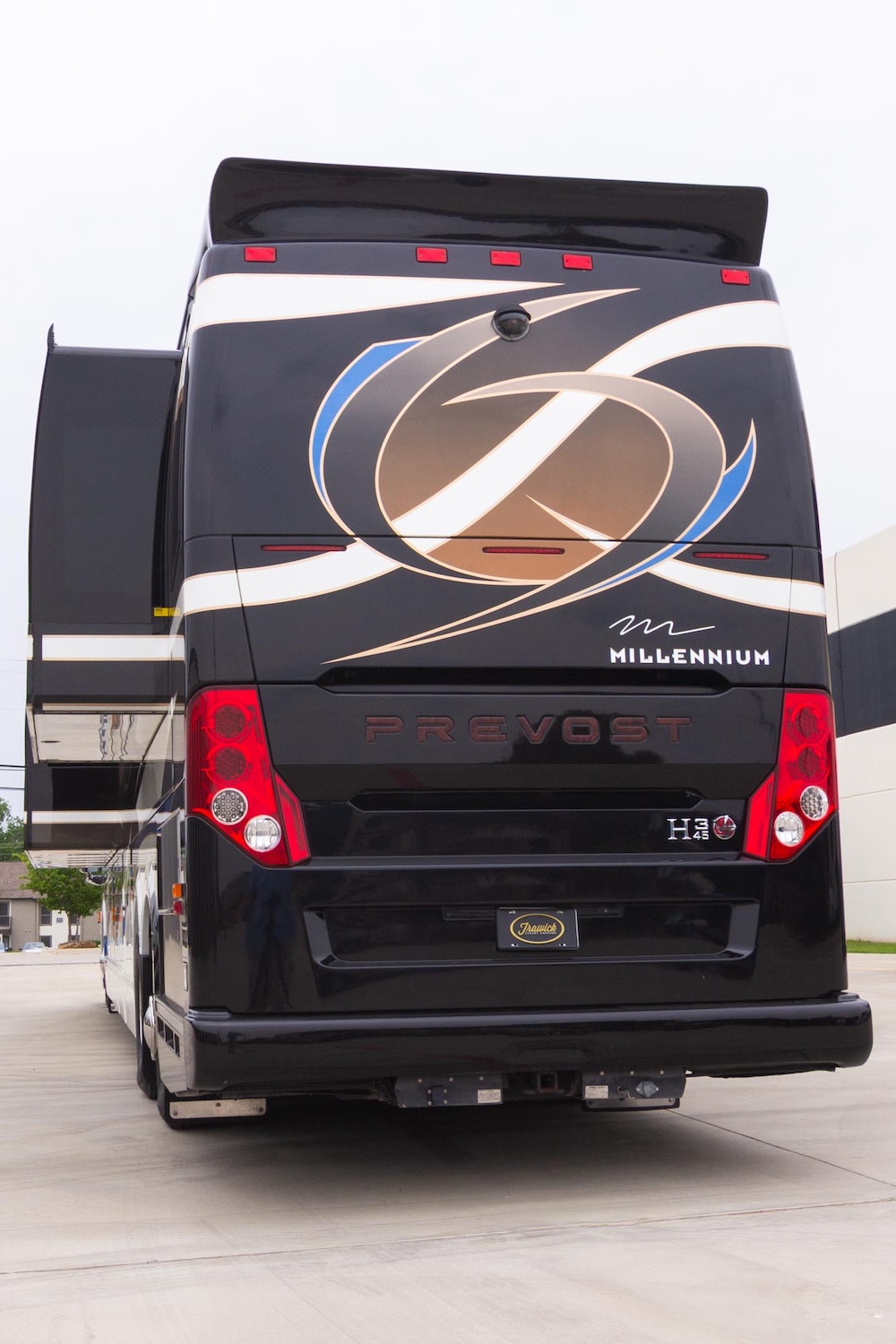 2014 Prevost Millennium H3-45 For Sale