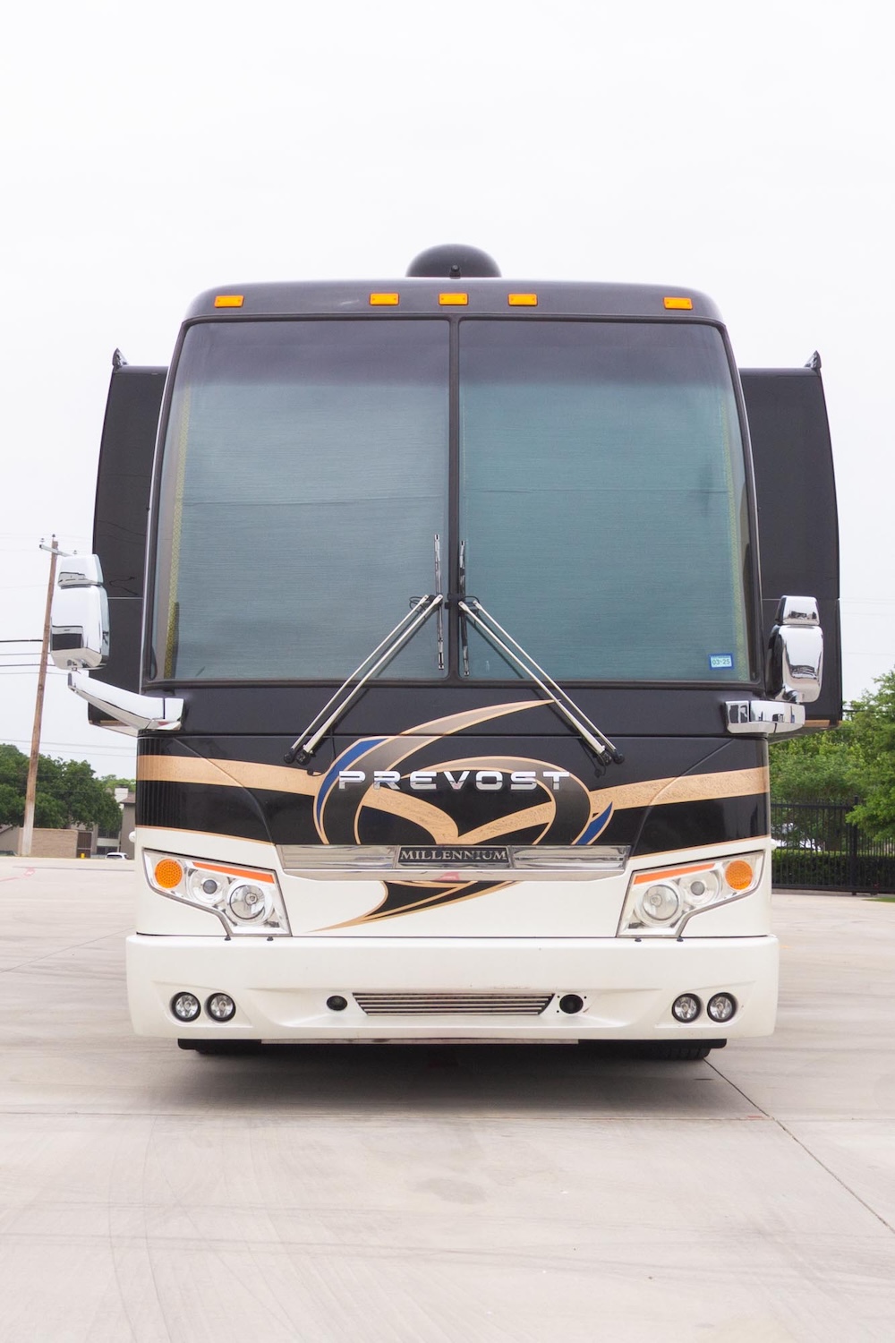 2014 Prevost Millennium H3-45 For Sale
