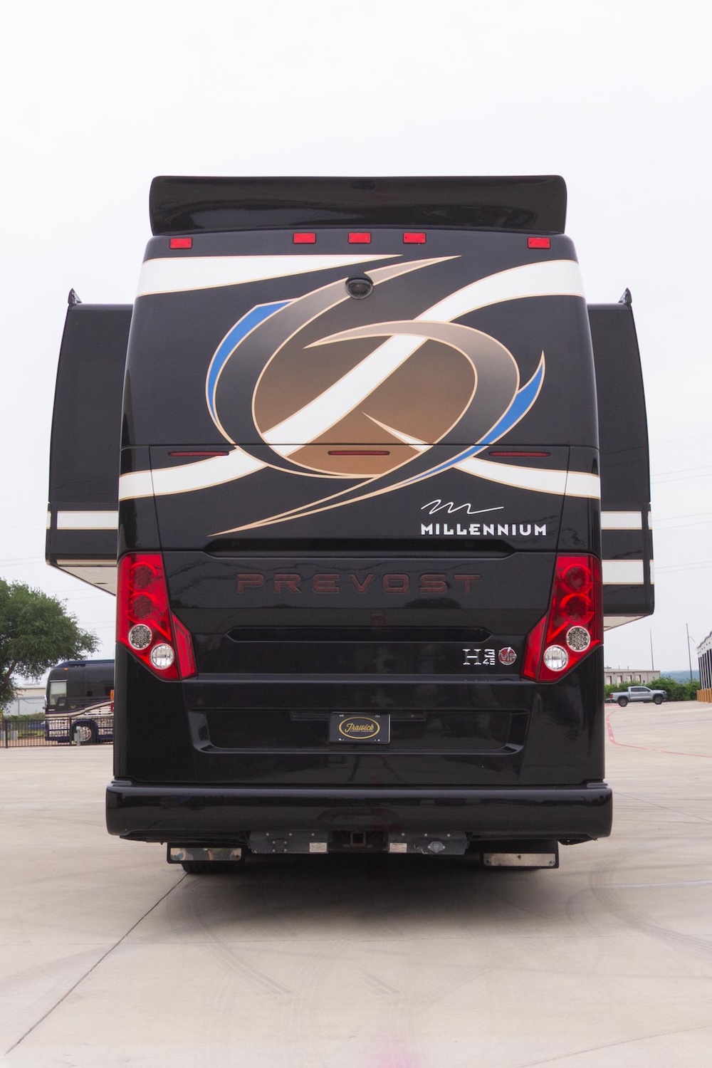 2014 Prevost Millennium H3-45 For Sale