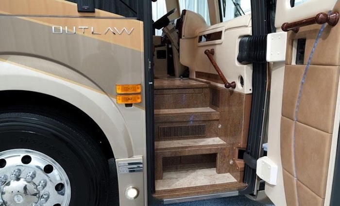 2014 Prevost Outlaw  H3-45 For Sale