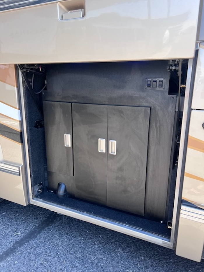 2014 Prevost Outlaw H3-45 For Sale
