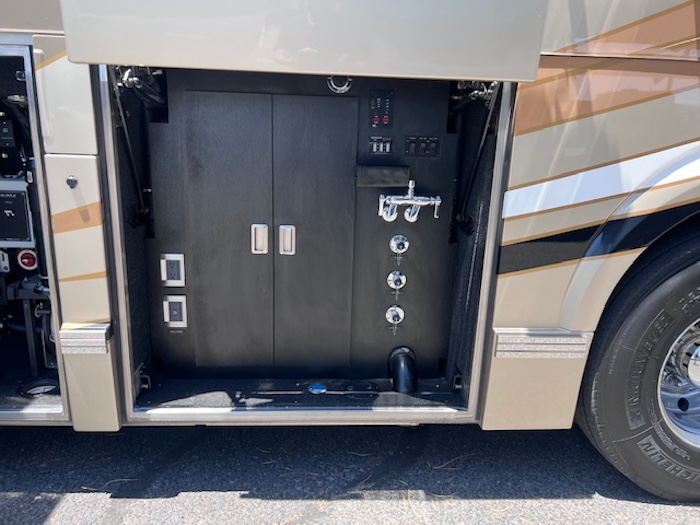 2014 Prevost Outlaw H3-45 For Sale