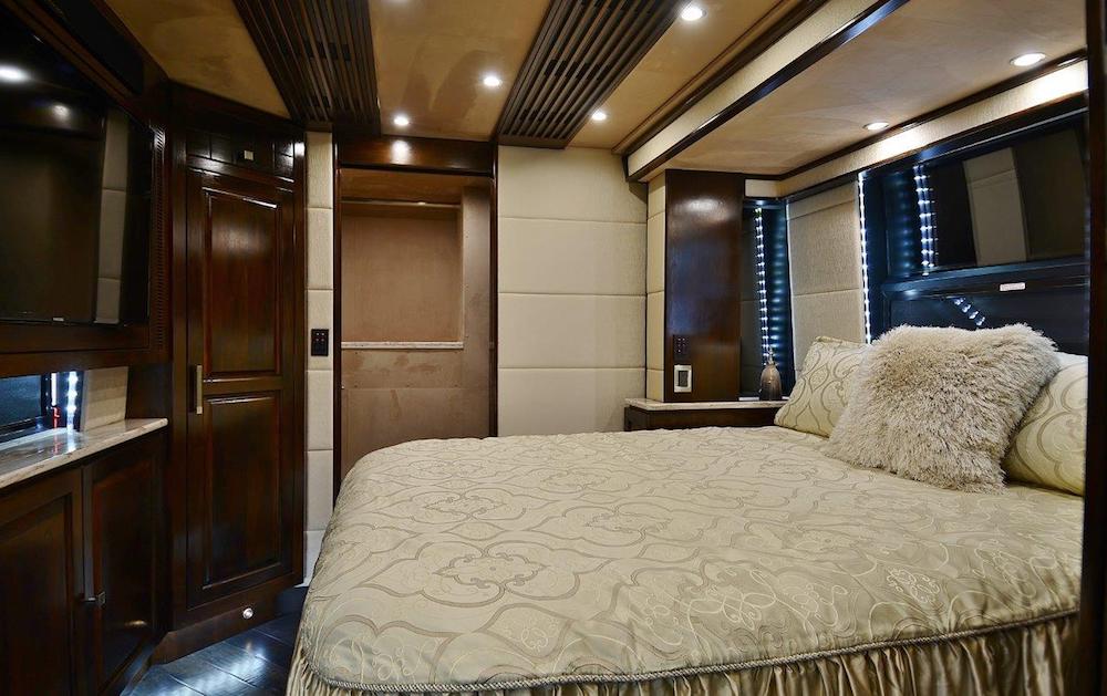 2015 Prevost Emerald X3 For Sale