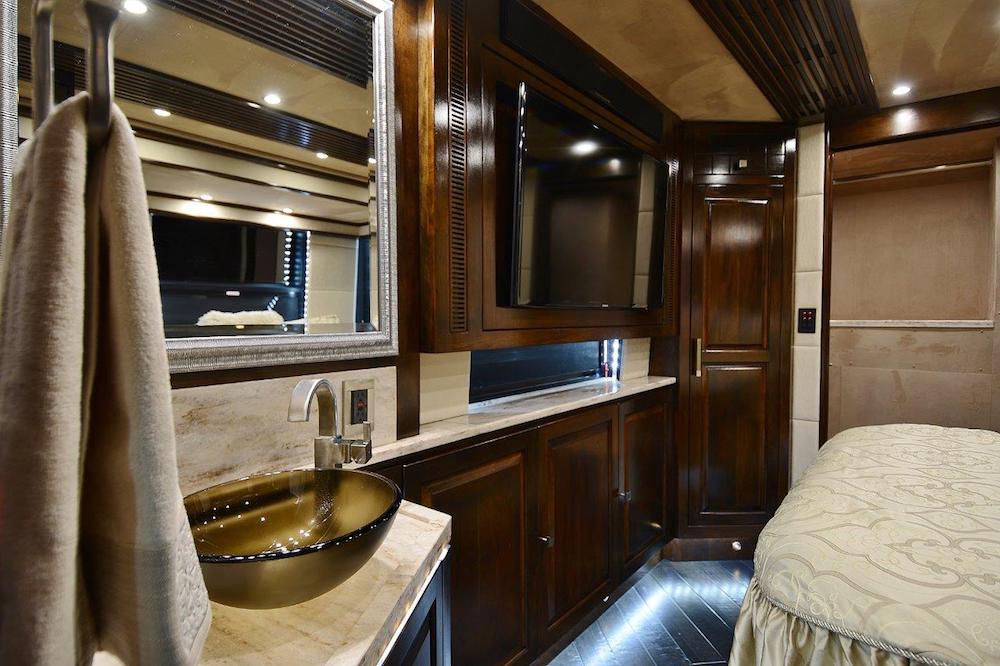 2015 Prevost Emerald X3 For Sale