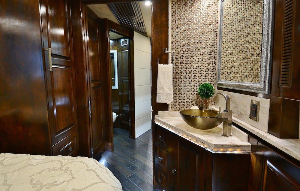 2015 Prevost Emerald X3 For Sale